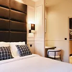 Saint Lambert Suite - Duke Housing