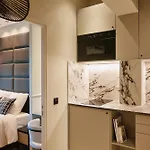 Saint Lambert Suite - Duke Housing